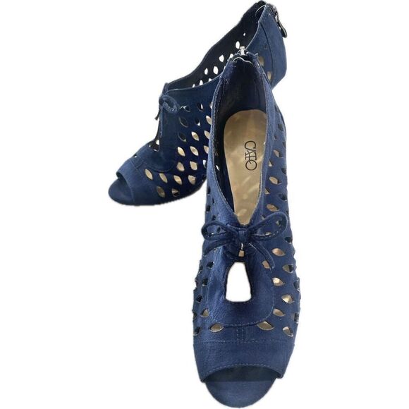 CATO Faux Blue Suede Laser Cut Open toe Sandals Women’s Size 8 - Picture 2 of 5